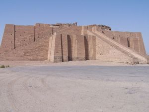 800px-Ancient_ziggurat_at_Ali_Air_Base_Iraq_2005